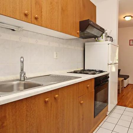 Apartmán With Parking Space - Krk - 19201