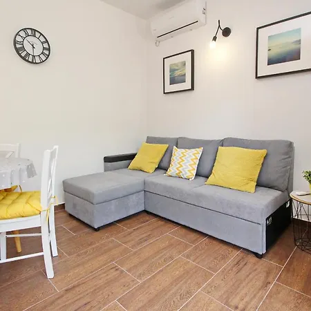 With A Parking Space Baska, Krk - 19201 Apartment Baska (Krk)
