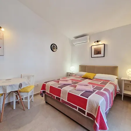 Daire With Parking Space Baska, Krk - 19201 Baška